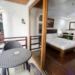 Giulius Boracay Italian Resort