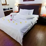 Giulius Boracay Italian Resort