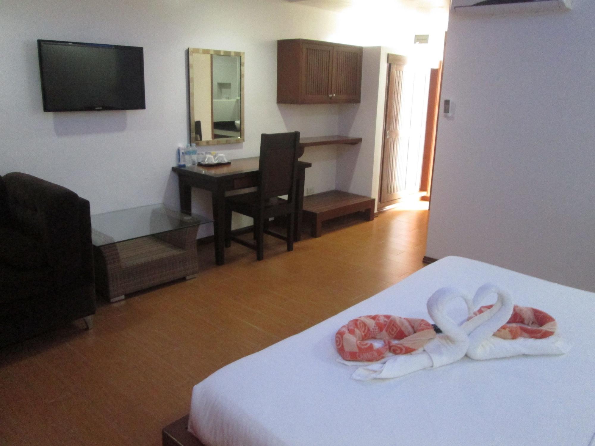 Resort Giulius Boracay Italian