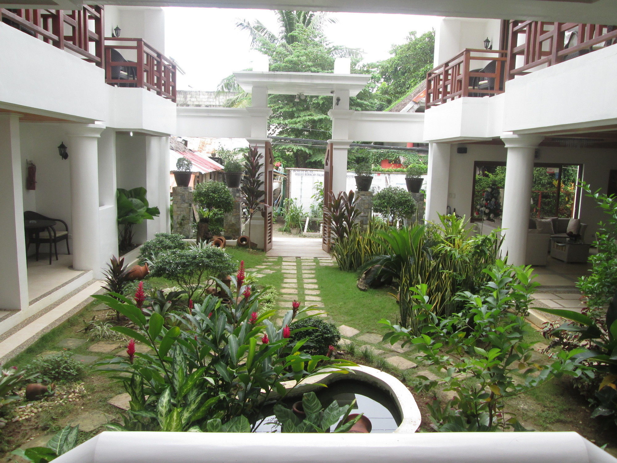 Resort Giulius Boracay Italian 3*