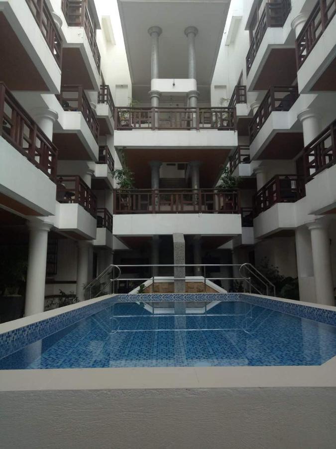 Giulius Boracay Italian 3*