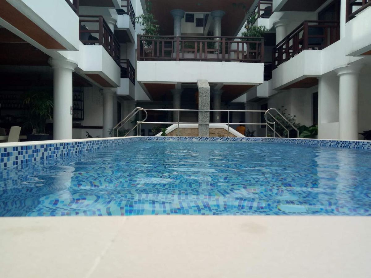 Resort Giulius Boracay Italian 3*